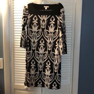 Women’s dress black and white